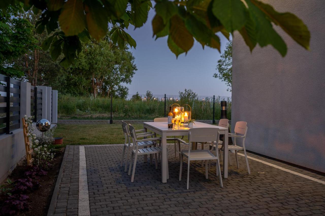Seaesta Darlowo - Komfortowe Pokoje I Apartamenty Exterior photo